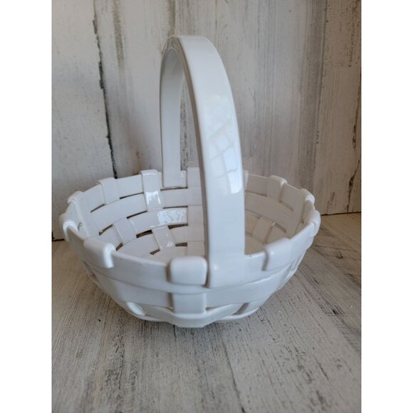 Vintage Italy white basket porcelain home decor xmas figure - Picture 5 of 8